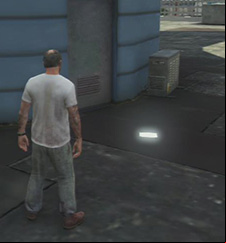 Two of 50 letter scraps scattered around the city. - GTA 5: Letter scraps map - Collectibles - GTA 5 Guide