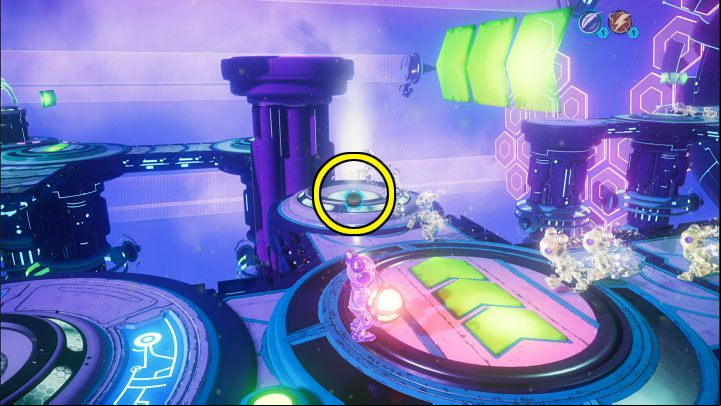 Remove the lift sphere from the slot and immediately use it on the adjacent slot marked on the picture - Ratchet & Clank Rift Apart: Protecting Morts and freeing Seekerpede - walkthrough - Return to Sargasso - Ratchet & Clank Rift Apart Guide